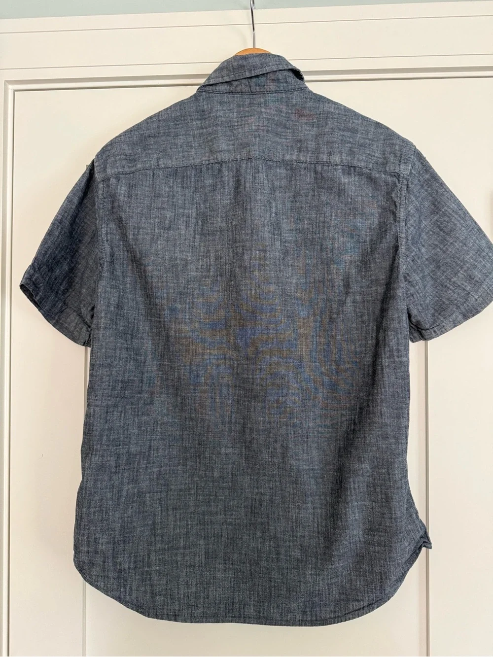 Banana Republic Men's Size Medium Short -Sleeve Button-Down Shirt in Denim Blue